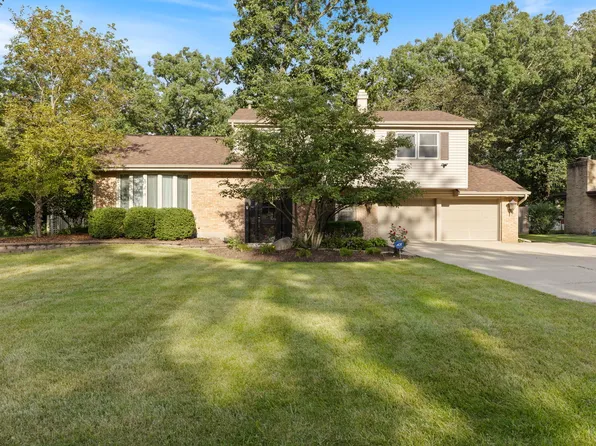 22353 S Knyghtwood Dr, Joliet, IL 60404