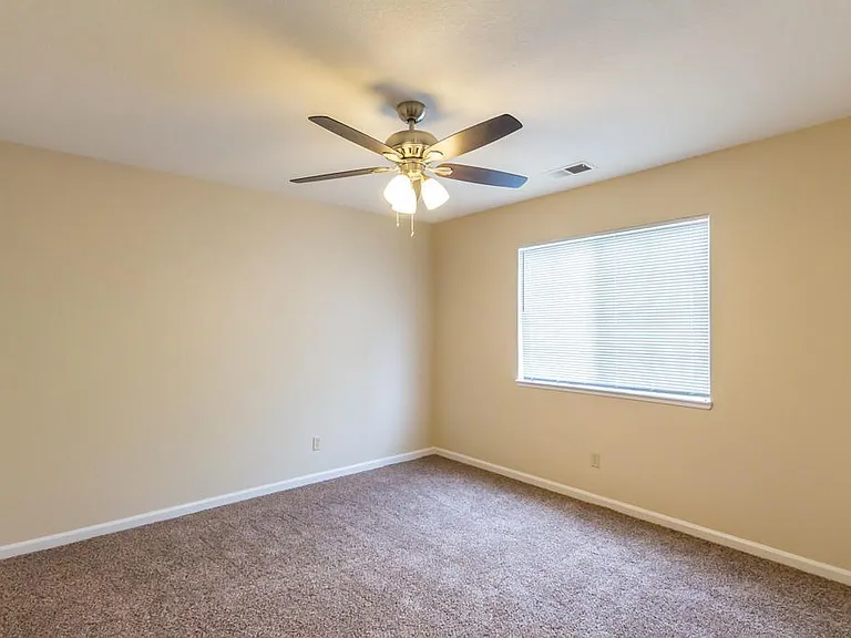 165 Danbury Dr — Photo 5