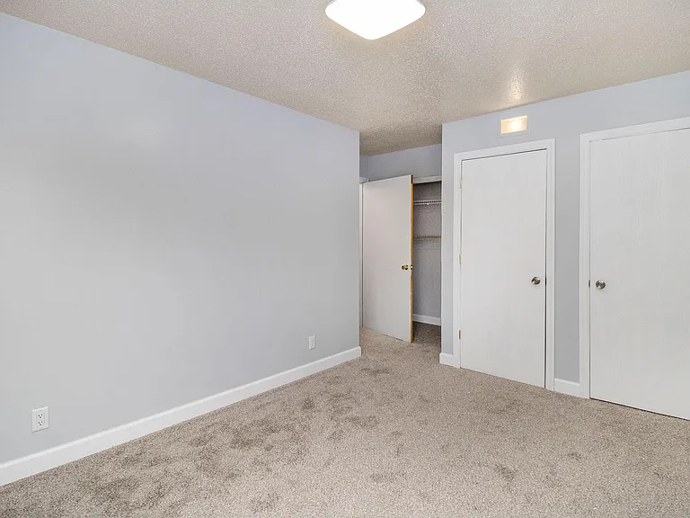 408 N Perrine St — Photo 10