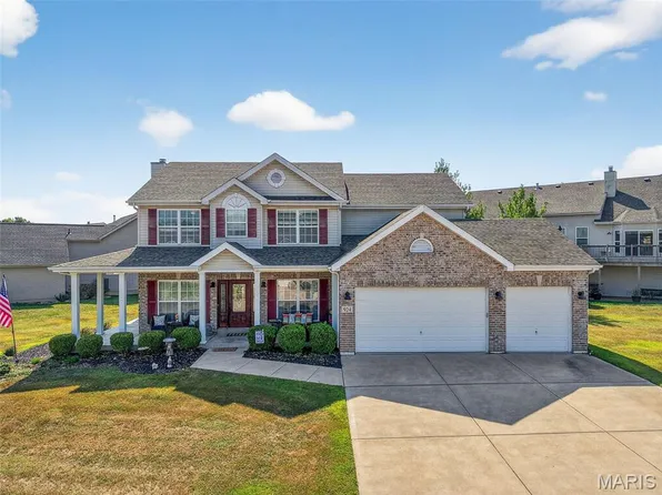 924 Lindmark Dr, Wentzville, MO 63385
