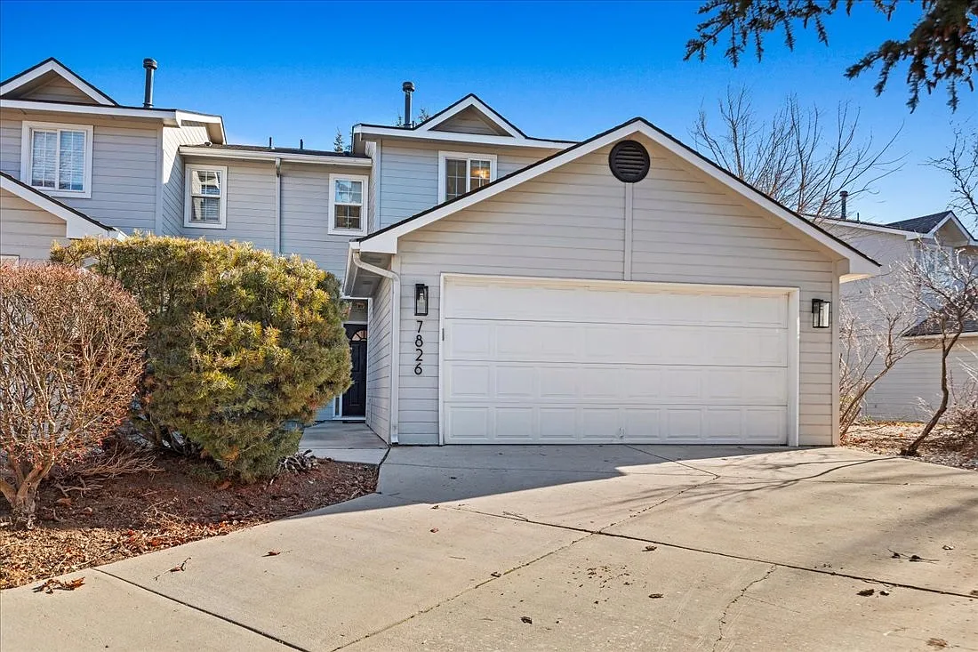 7826 W Holt Ct — Photo 2