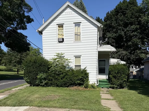 739 N Howell St, Davenport, IA 52802