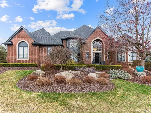 4680 Goodison Place Dr, Rochester, MI 48306