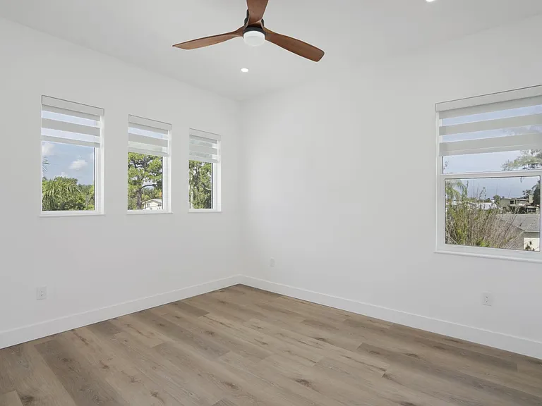 711 Tropical Dr — Photo 42