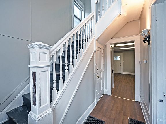 2nd image of 1110 Winfield Ave