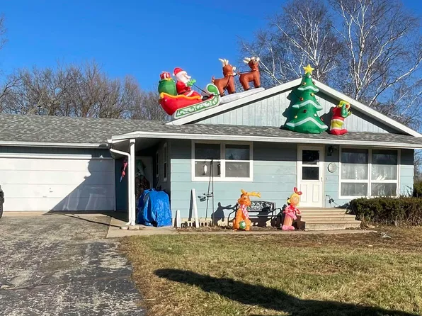 211 Emerald Dr, Reeseville, WI 53579