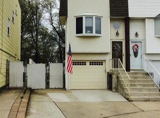 65 Daffodil Ct, Staten Island, NY 10312