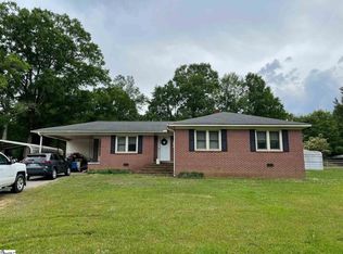 106 Pinewood Ave, Clinton, SC 29325