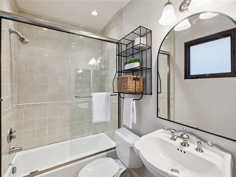215 S Poinsettia Ave — Photo 41
