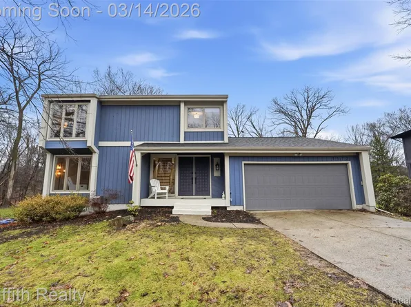 1172 Buckingham Rd, Haslett, MI 48840