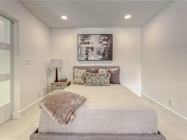 909 NE 9th Street, Pompano Beach, FL 33060