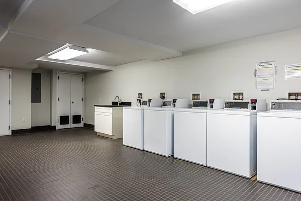 Rented by Nooklyn NYC LLC | media 19