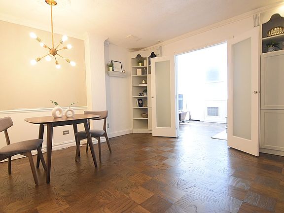 2nd image of 32 Gramercy Park S APT 8B