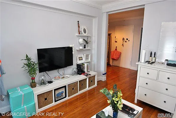 Sold by Graceful Realty LLC | media 16