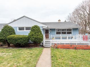 2347 Corona Rd, Waukegan, IL 60087