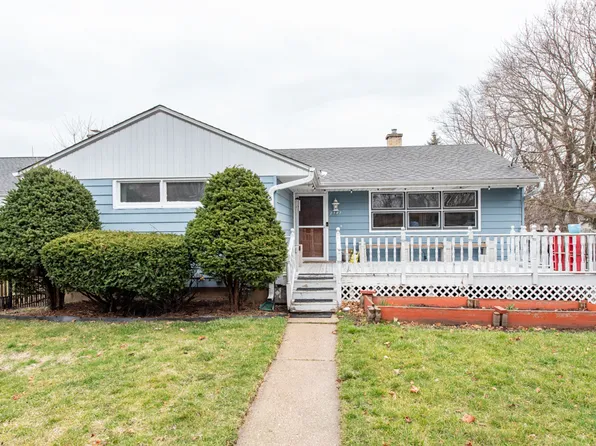2347 Corona Rd, Waukegan, IL 60087
