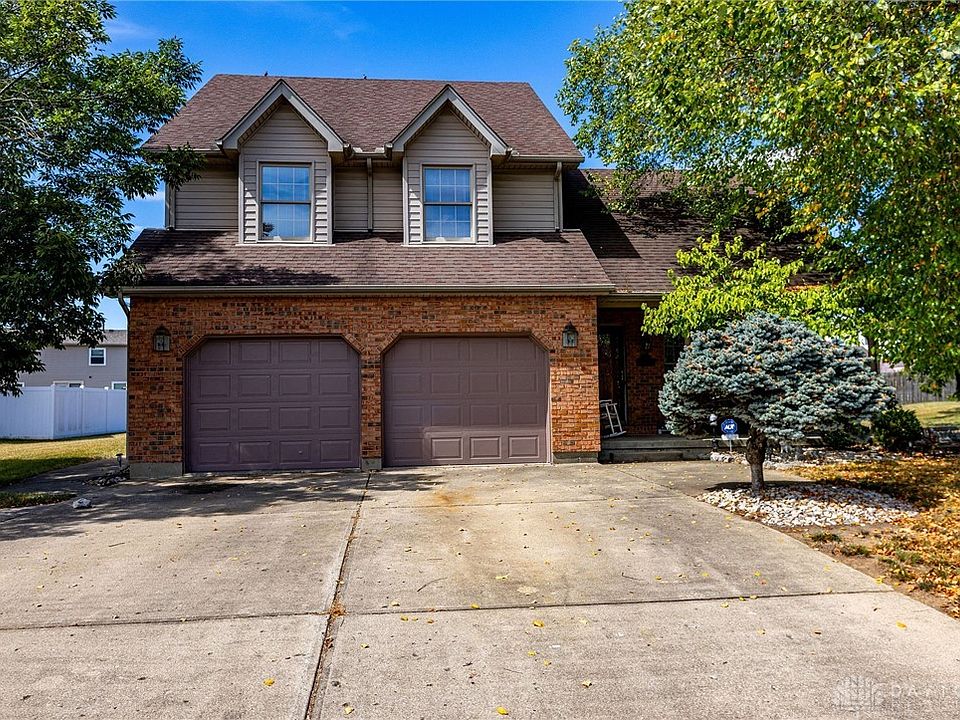 1st image of 425 Heritage Pl