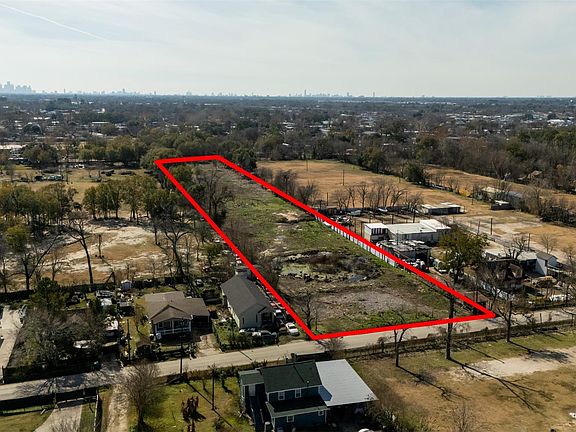 3rd image of 312 Hambrick Rd