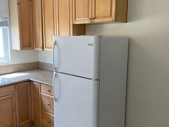 5th image of 1239 Hornblend St #1