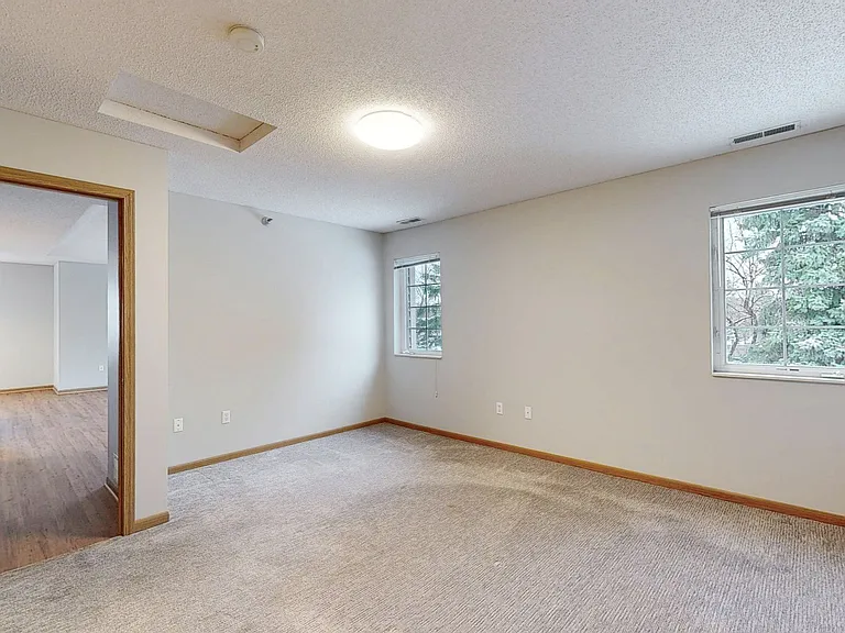 Cedar Pointe Townhomes — Photo 36
