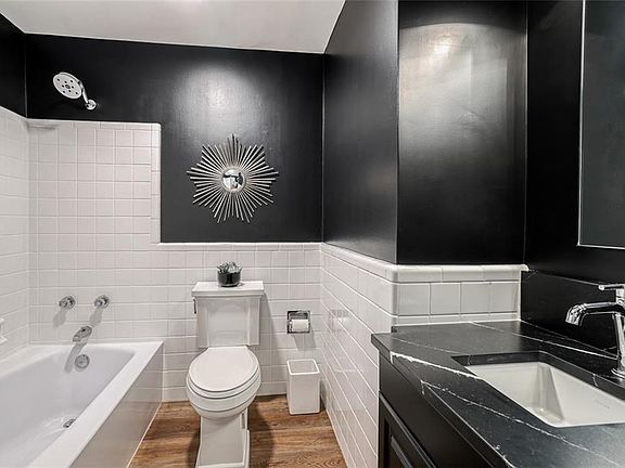4th image of 221 W 48th St APT 108