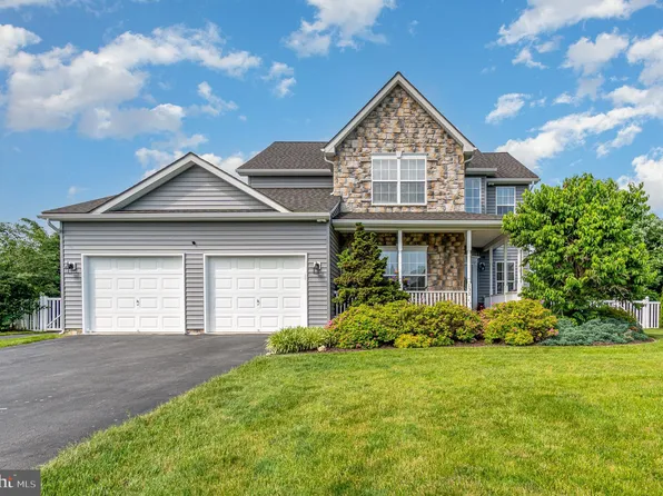 132 N Allwood Dr, Hanover, PA 17331