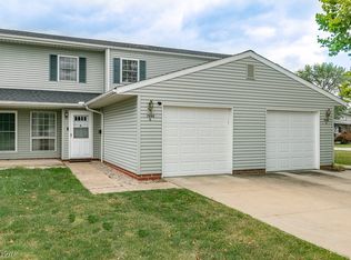 7990 Colonial Dr APT C, Mentor, OH 44060