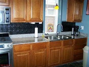 2nd image of 5243 Loughborough Ave