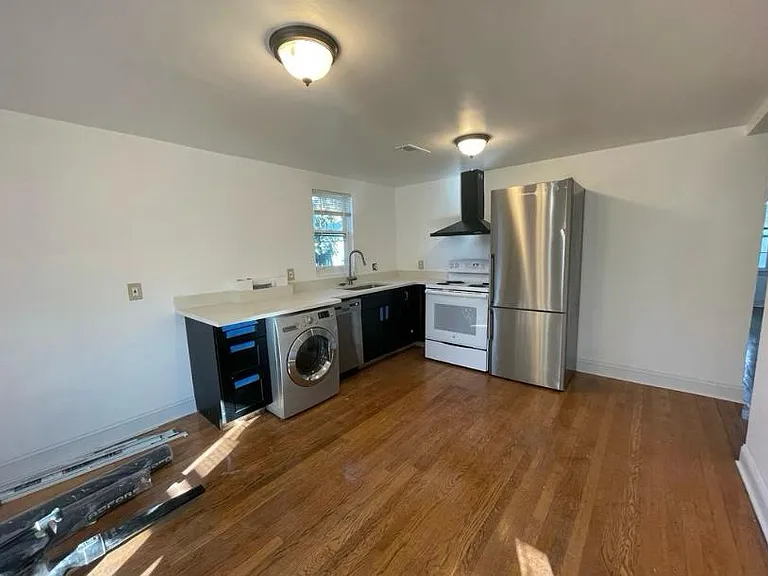 4300 Jefferson St — Photo 12
