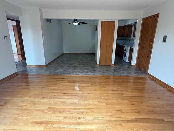 4th image of 10707 S Keating Ave APT 3A