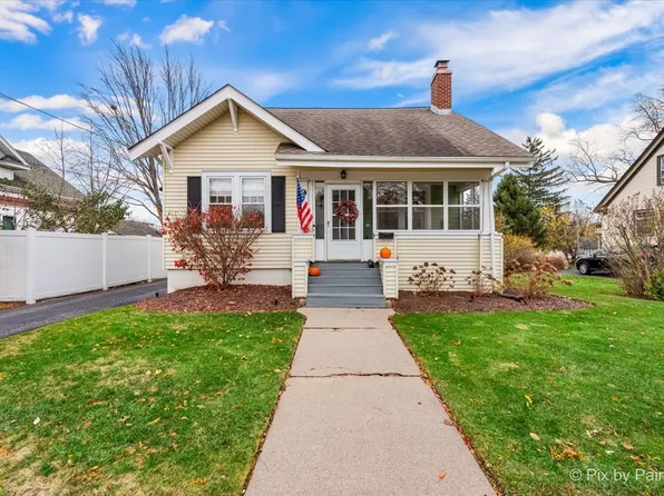933 Augusta Ave, Elgin, IL 60120
