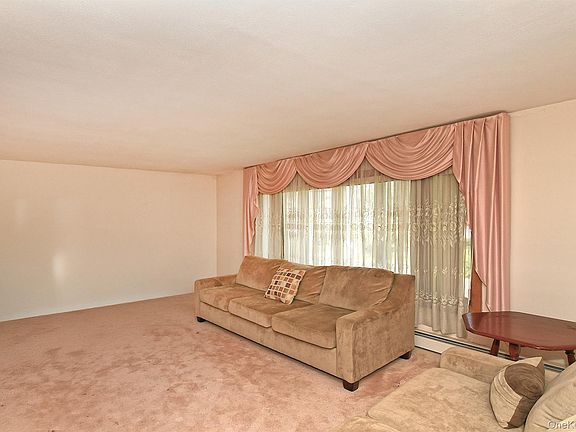 3rd image of 1699 Meadowbrook Road
