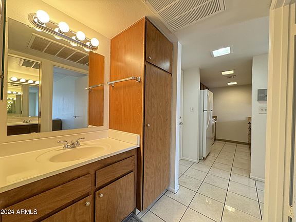 4th image of 3033 E DEVONSHIRE Avenue #2007