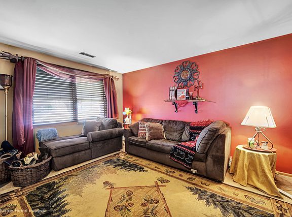 5th image of 807 Horseshoe Dr #B4