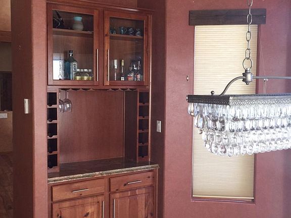 butler pantry/dining room