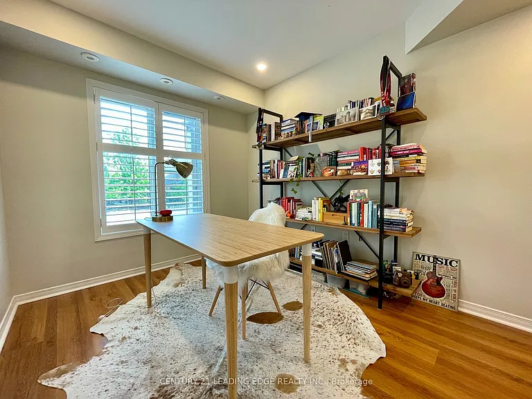 2083 Bur Oak Ave — Photo 19