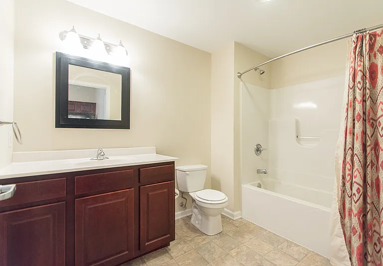Tenth & College Horizons Apartments — Photo 21