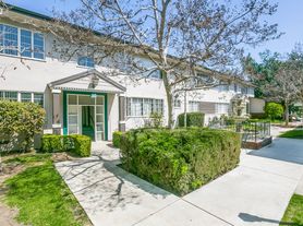 Holliston - 131 - 147 - Sycamore