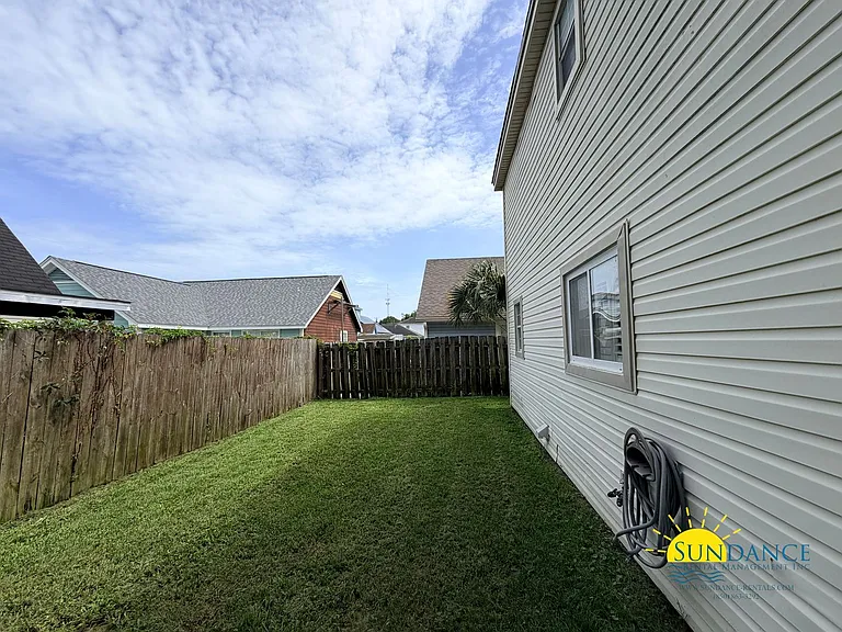 139 Scranton St — Photo 27
