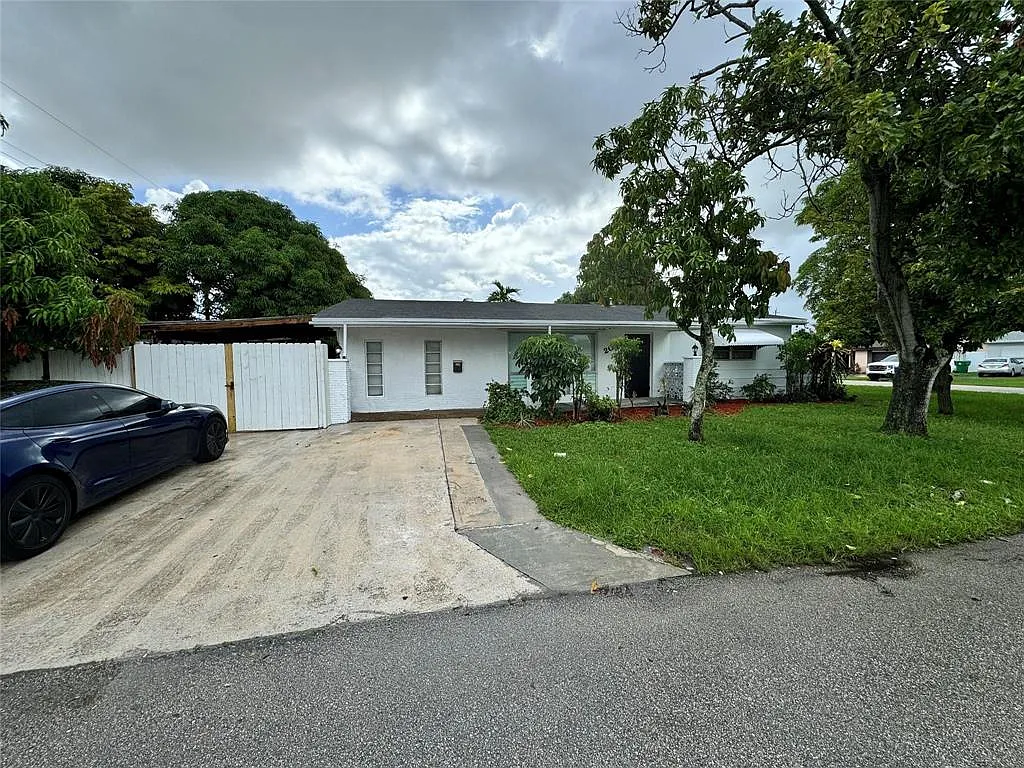 4 bed, 1776 sqft, $3,400 — Photo 1