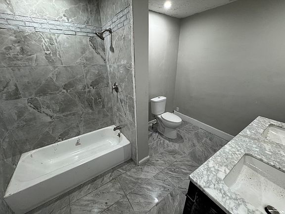 2nd image of 125 Blymyer Ave #125.5