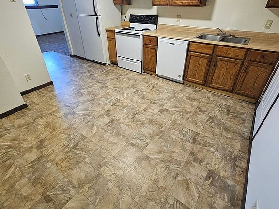 5th image of 929 Windwood Dr APT 4