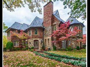 7501 York Dr, Saint Louis, MO 63105