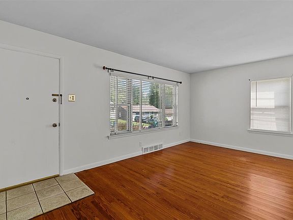 3rd image of 9108 Leamont Dr