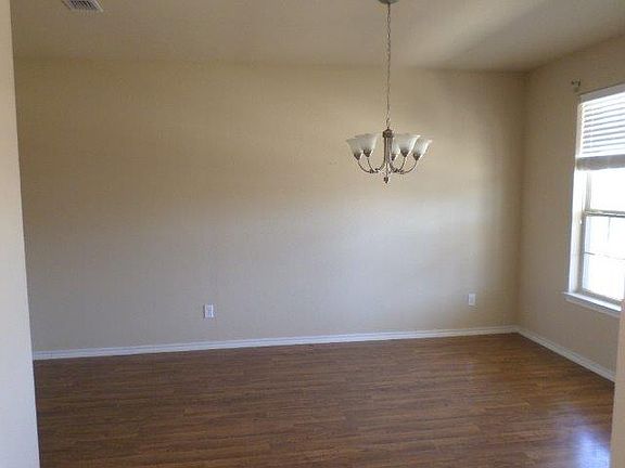 2nd image of 637 Woodpecker Ln