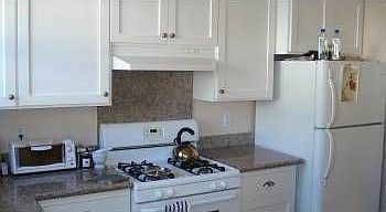 2nd image of 2117 Sacramento St