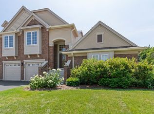 515 Saddlebrook Ln, Vernon Hills, IL 60061
