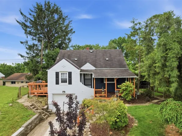 212 Nantucket Dr, Pittsburgh, PA 15236