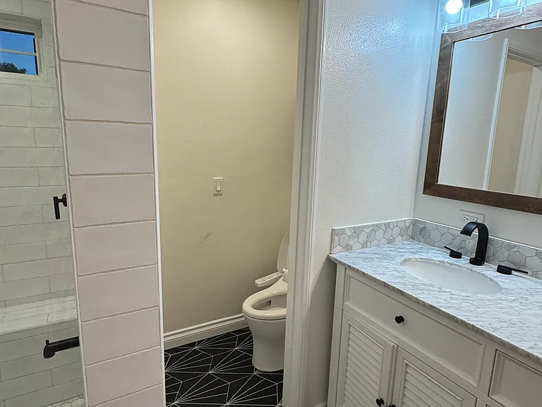 2620 Elden Ave — Photo 18