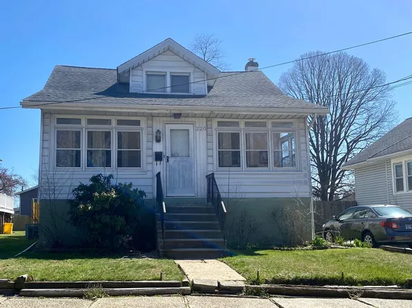 220 E Linwood Ave, Maple Shade, NJ 08052